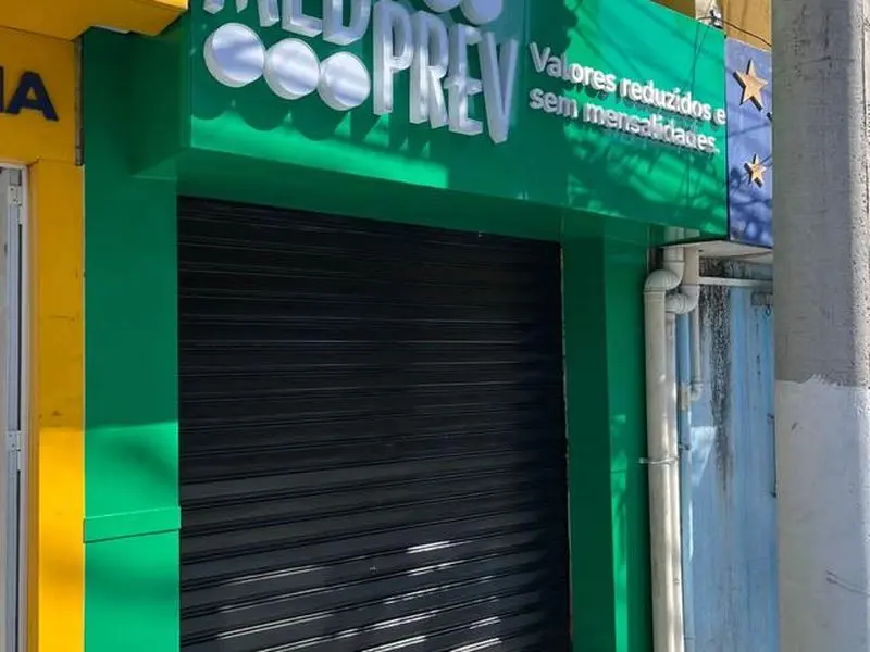 Fachada MEDPREV — letra caixa externa